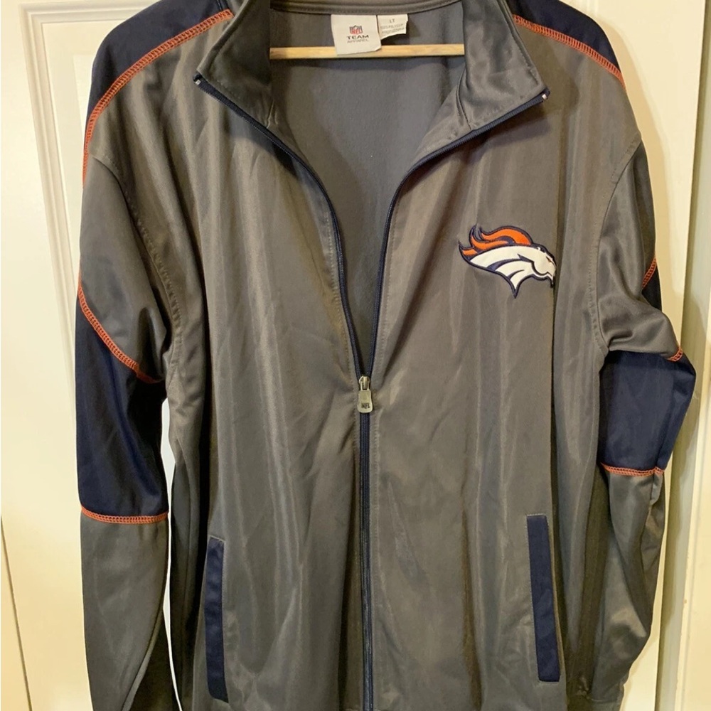 NFL Denver Broncos m be Sz LT Gray and Navy Windbreaker
